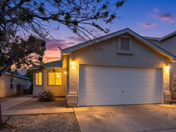 8416 Vista Serena Lane SW, Albuquerque, NM 87121