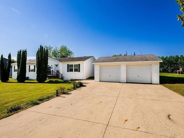 416 Ridge Crest Drive, Pelican Rapids, MN 56572