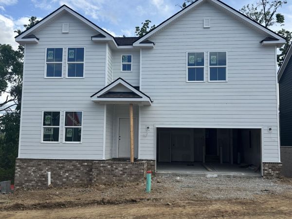 489 Jet Stream Dr, La Vergne, TN 37086