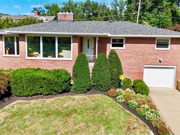 1934 Bona Vista Drive, Charleston, WV 25311