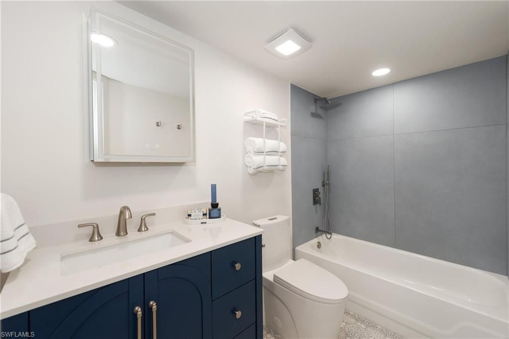 1055 Forest Lakes Dr, Unit D114, Naples, FL 34105 Photo