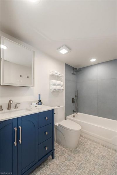 1055 Forest Lakes Dr, Unit D114, Naples, FL 34105 Photo