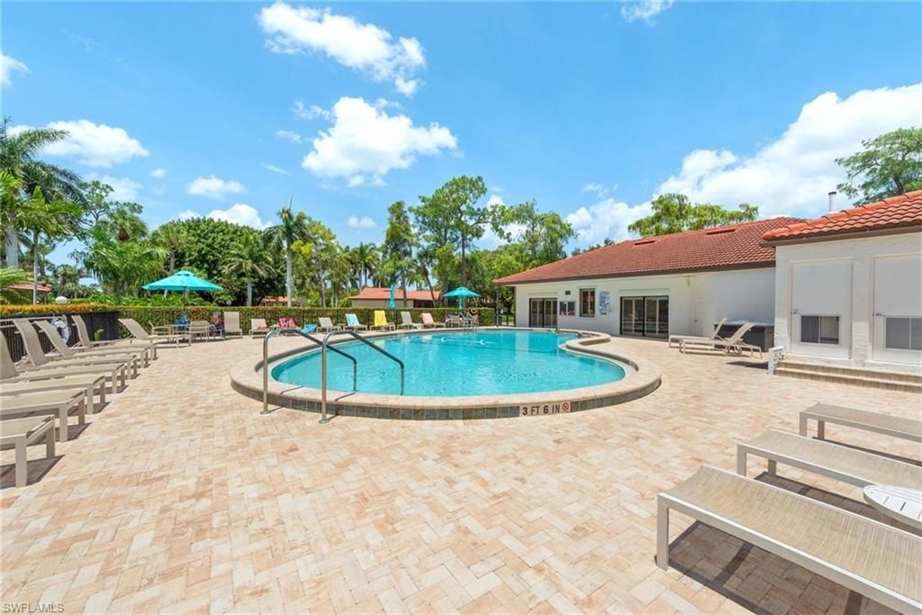 1055 Forest Lakes Dr, Unit D114, Naples, FL 34105 Photo