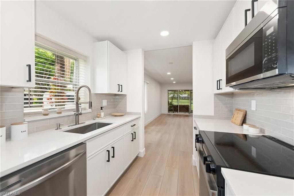 1055 Forest Lakes Dr, Unit D114, Naples, FL 34105 Photo