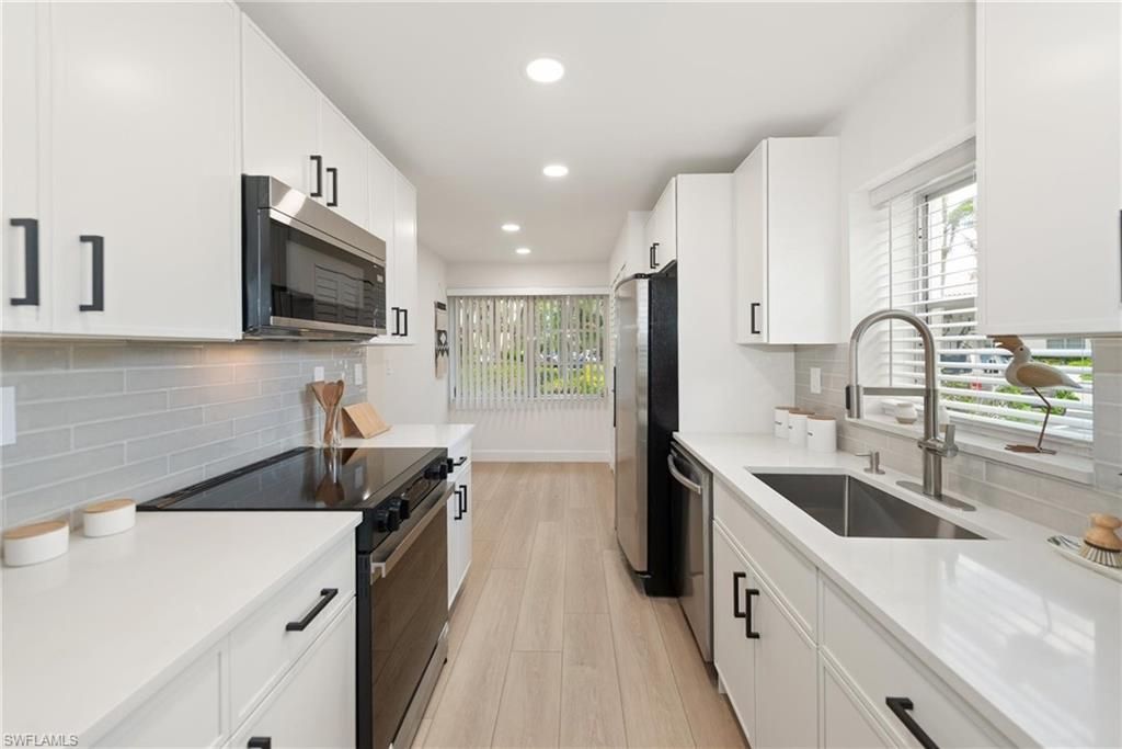 1055 Forest Lakes Dr, Unit D114, Naples, FL 34105 Photo