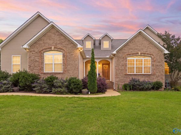 250 Berkshire Lane, Albertville, AL 35950