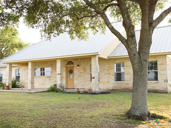 3240 Concrete Edgar Rd, Cuero, TX 77954