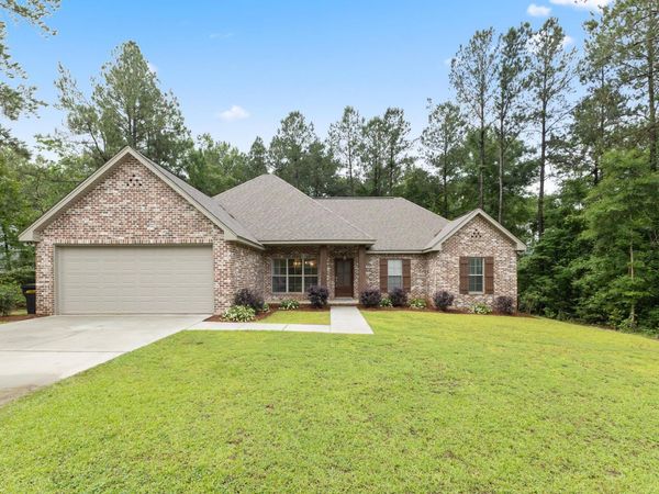 27 Southfork Dr., Petal, MS 39465