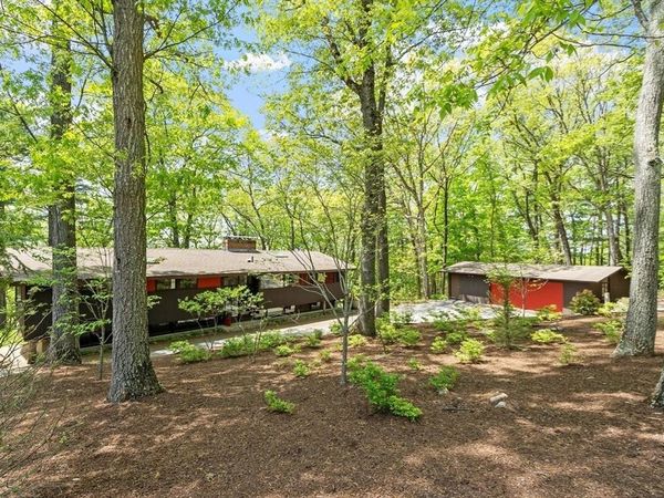 518 Annursnac Hill Rd, Concord, MA 01742