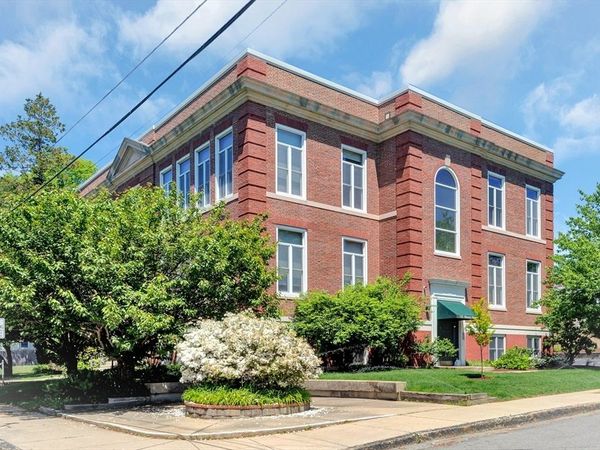 122 Sharon Street, Unit 203, Medford, MA 02155