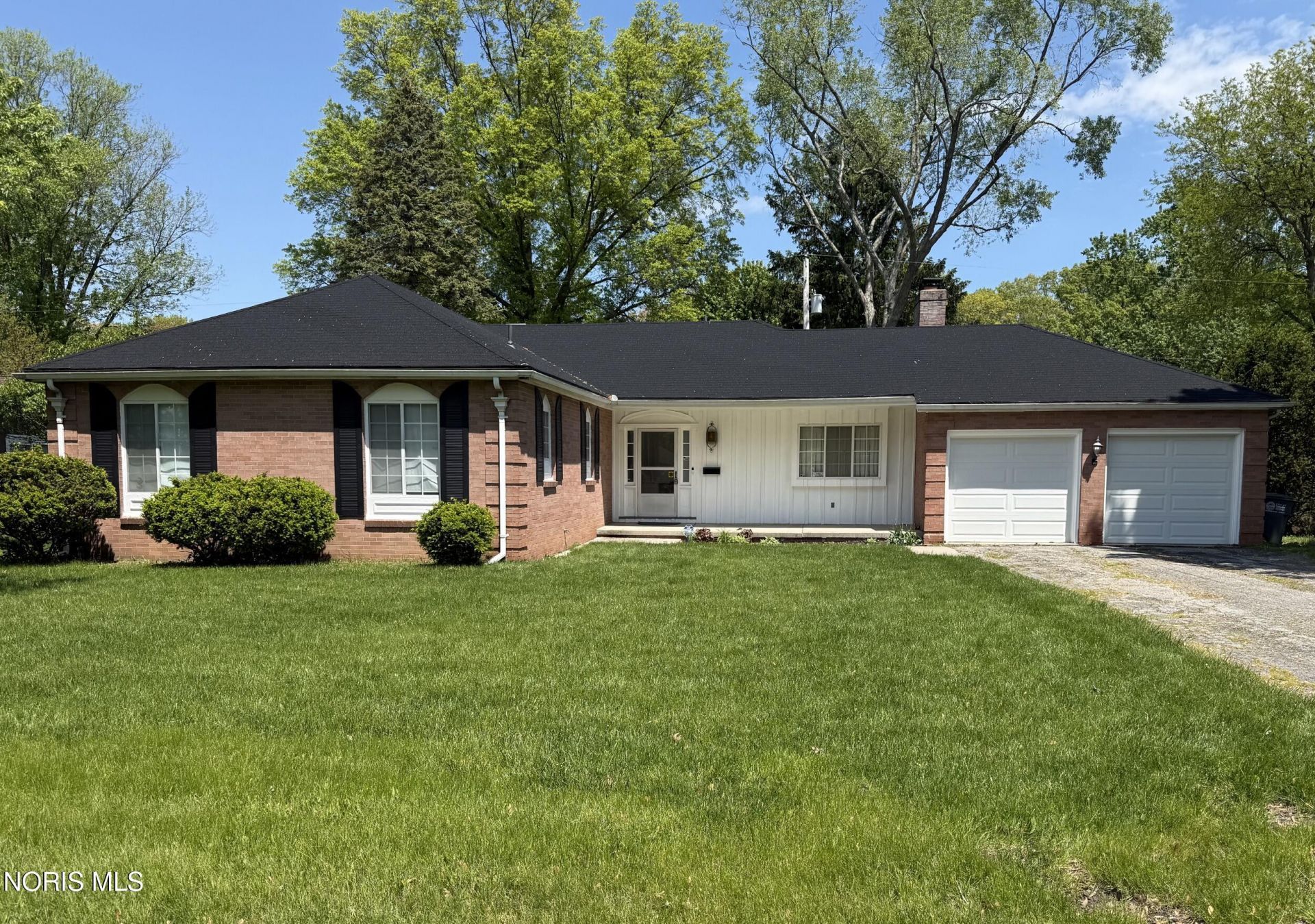 2145 Green Valley Drive , Toledo, OH 43614 Main Photo