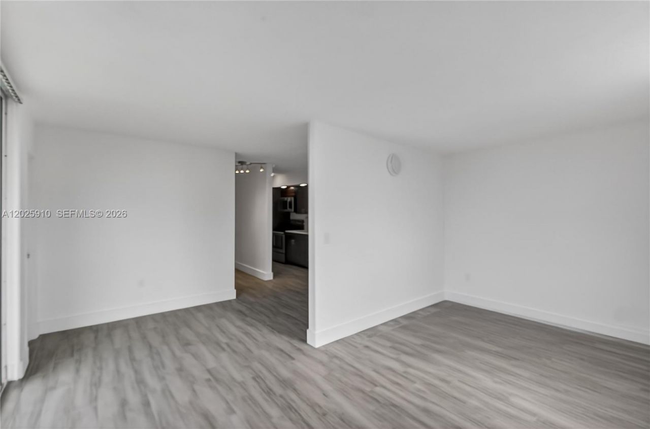 1255 Collins Ave, Unit 504, Miami Beach, FL 33139 Photo