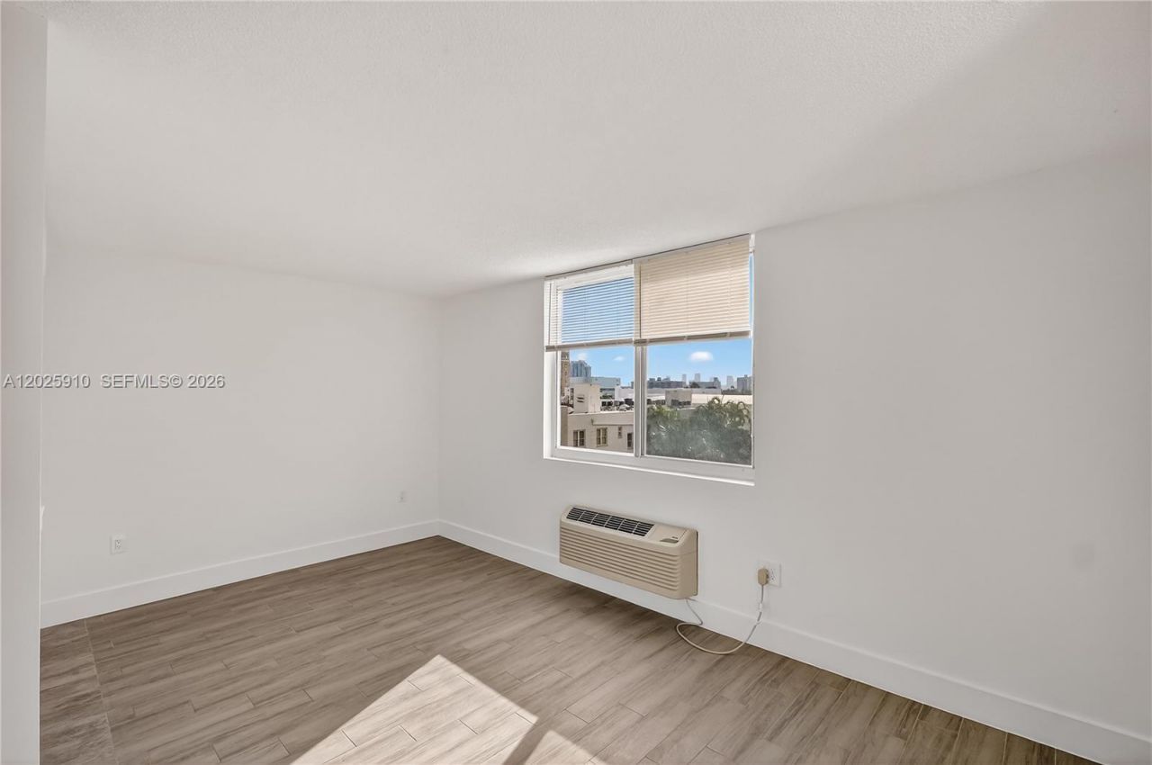 1255 Collins Ave, Unit 504, Miami Beach, FL 33139 Photo