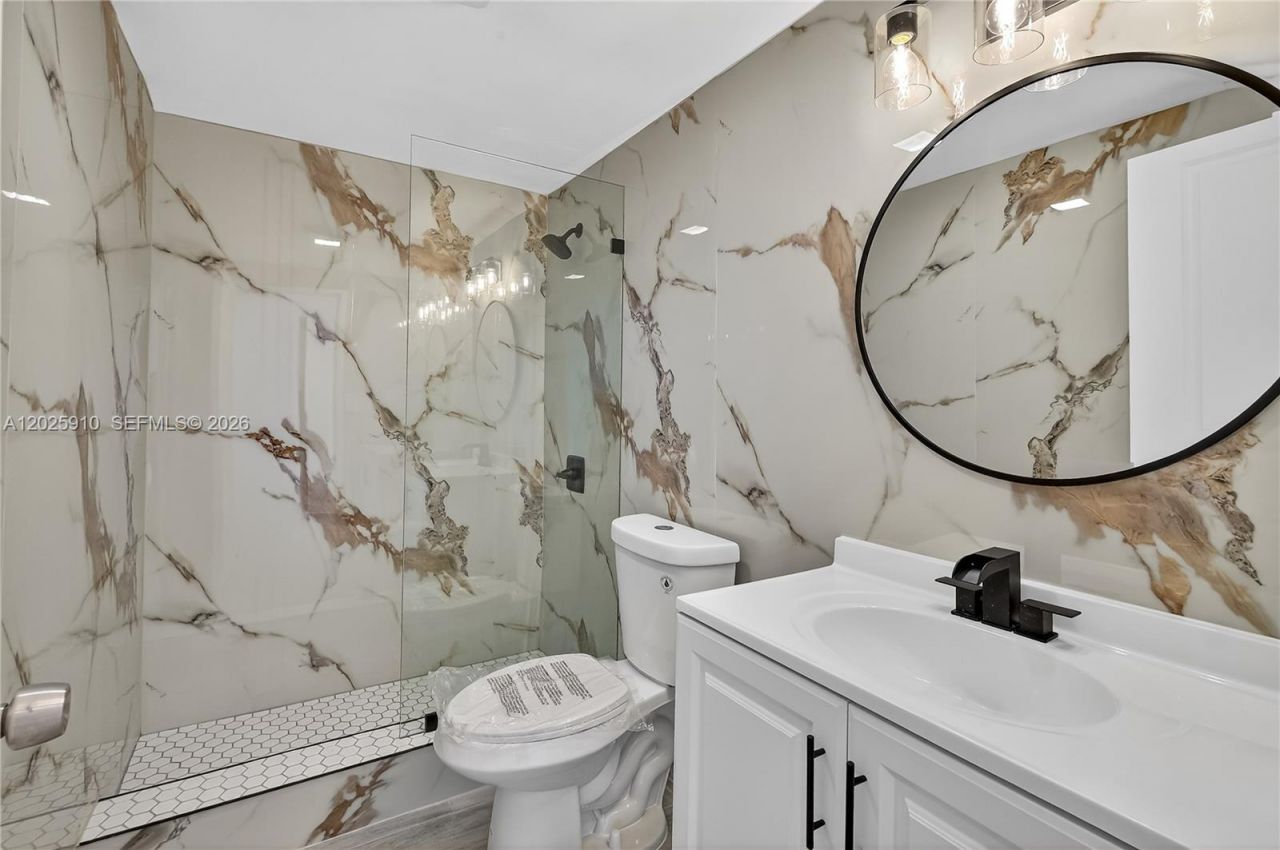 1255 Collins Ave, Unit 504, Miami Beach, FL 33139 Photo