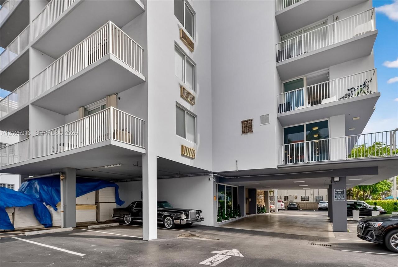 1255 Collins Ave, Unit 504, Miami Beach, FL 33139 Photo