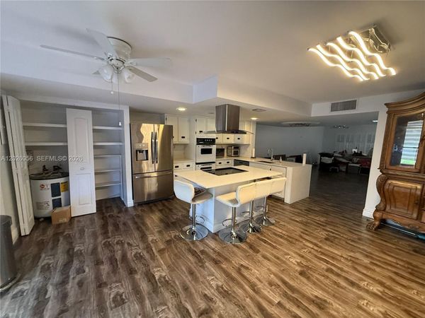 2606 NE 10 ST , Unit 2606, Hallandale Beach, FL 33009