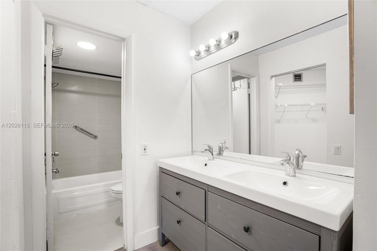 9091 Lime Bay Blvd , Unit 304, Tamarac, FL 33321 Photo