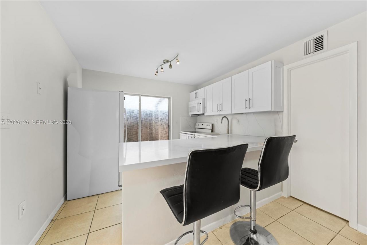 9011 NE 4th Ave Rd, Unit 9011, Miami Shores, FL 33138 Photo