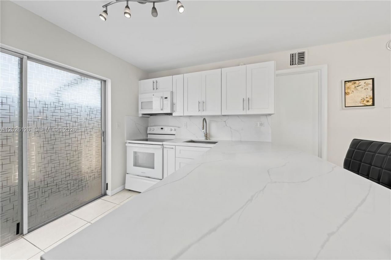 9011 NE 4th Ave Rd, Unit 9011, Miami Shores, FL 33138 Photo