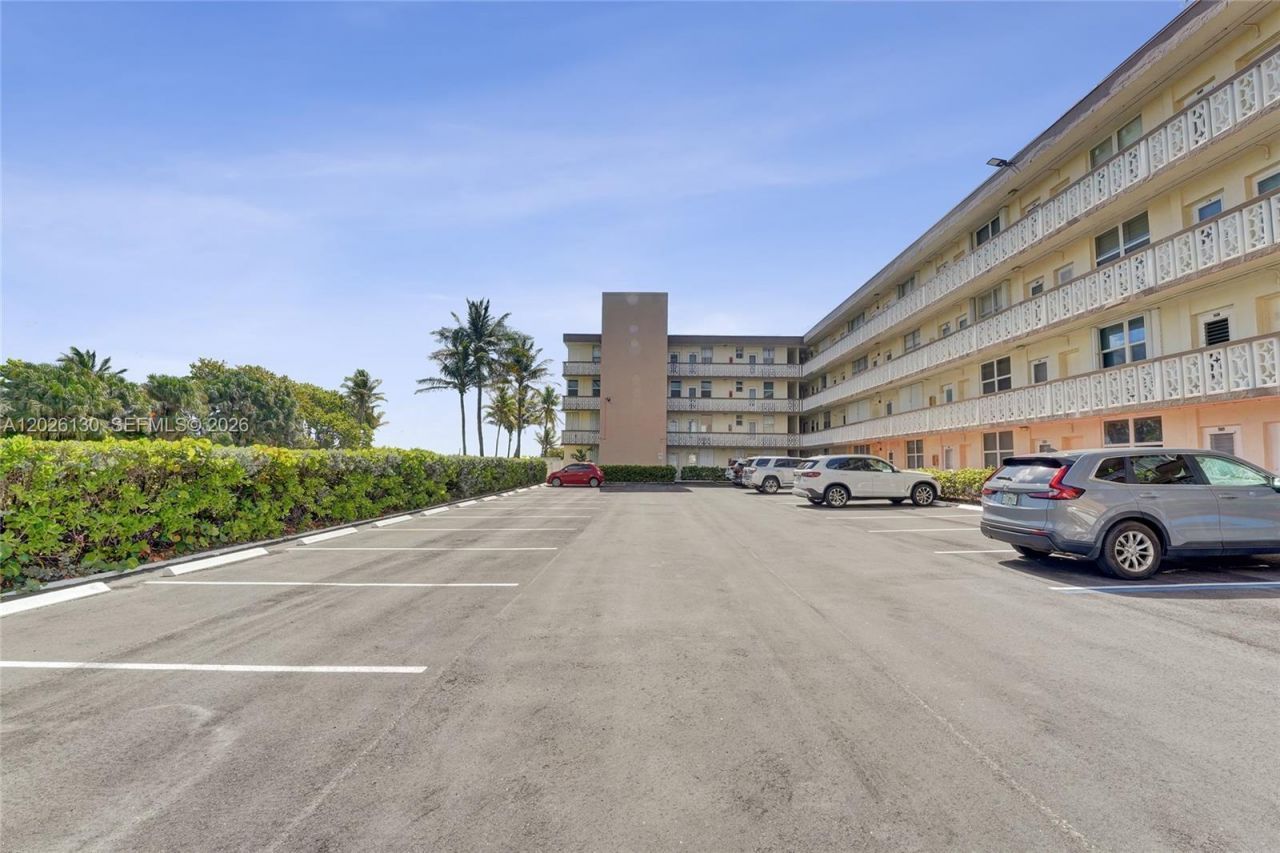 1936 S Ocean Dr , Unit 4C, Hallandale Beach, FL 33009 Photo