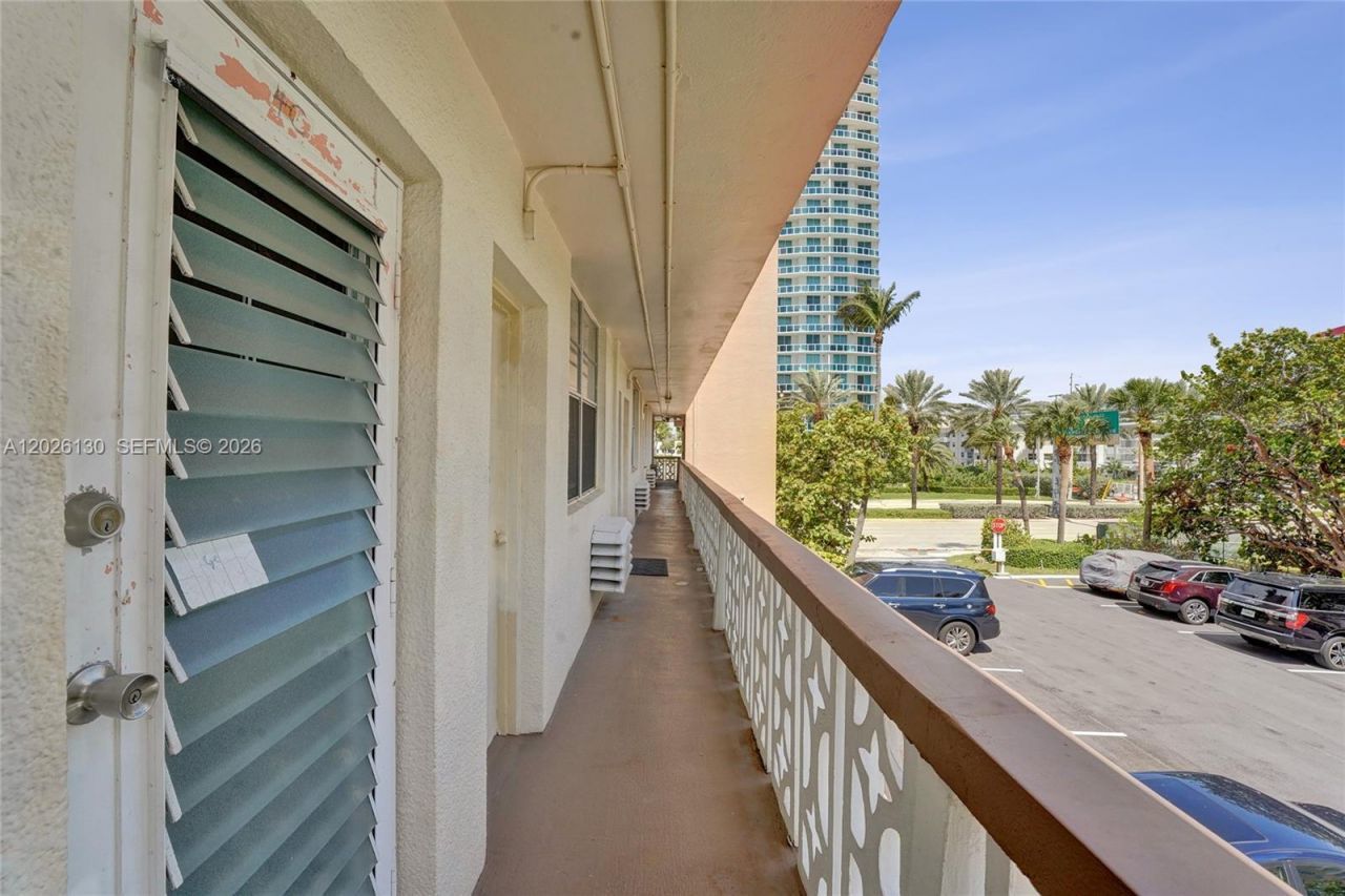 1936 S Ocean Dr , Unit 4C, Hallandale Beach, FL 33009 Photo