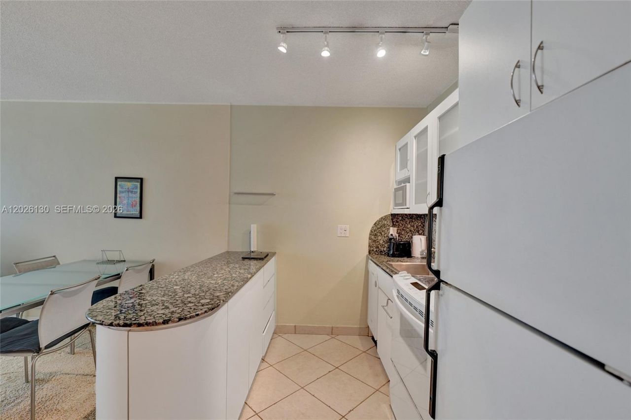 1936 S Ocean Dr , Unit 4C, Hallandale Beach, FL 33009 Photo