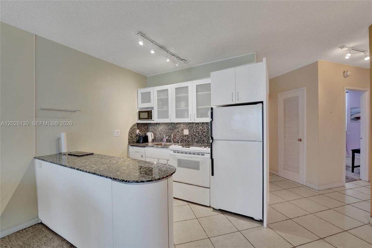 1936 S Ocean Dr , Unit 4C, Hallandale Beach, FL 33009 Photo