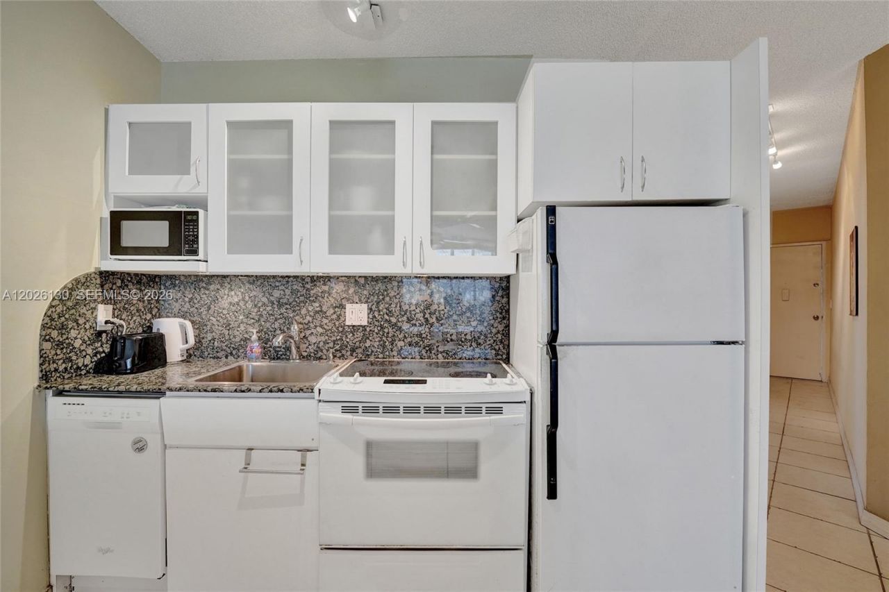 1936 S Ocean Dr , Unit 4C, Hallandale Beach, FL 33009 Photo