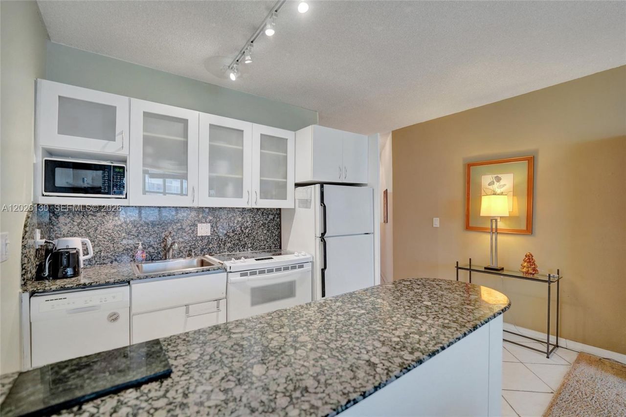 1936 S Ocean Dr , Unit 4C, Hallandale Beach, FL 33009 Photo