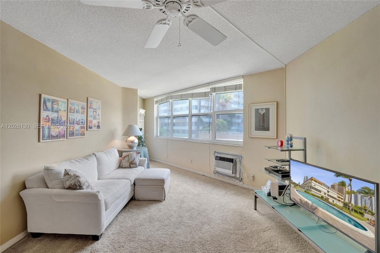 1936 S Ocean Dr , Unit 4C, Hallandale Beach, FL 33009 Photo