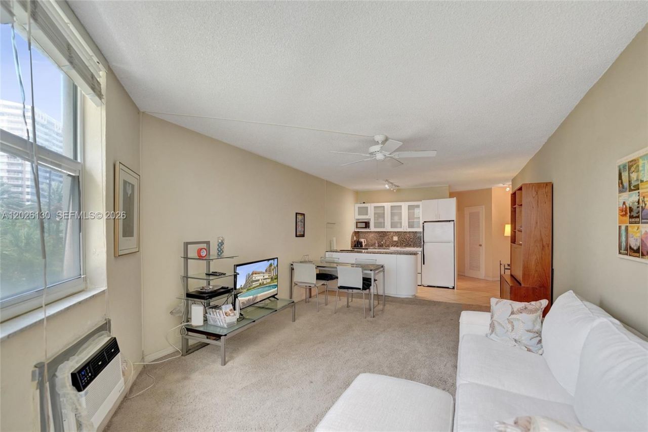 1936 S Ocean Dr , Unit 4C, Hallandale Beach, FL 33009 Photo