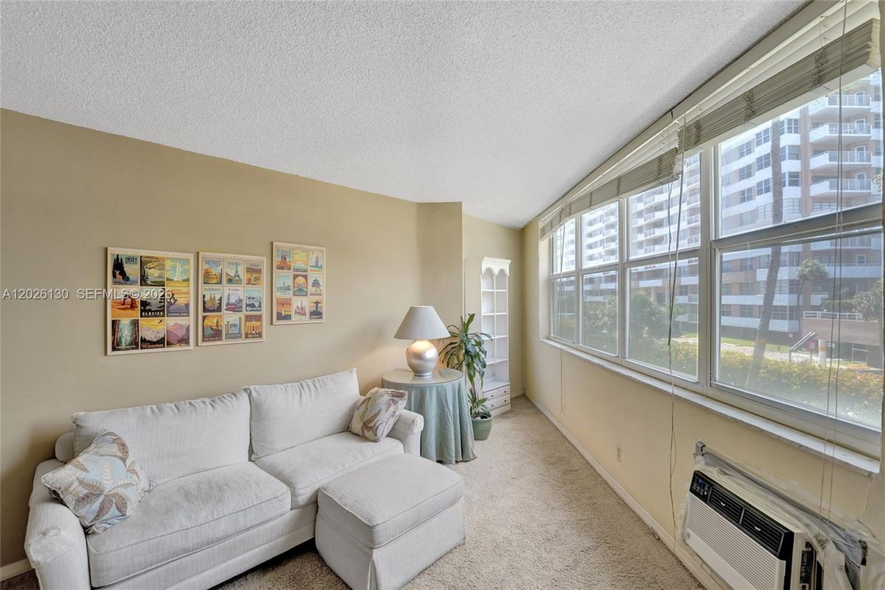 1936 S Ocean Dr , Unit 4C, Hallandale Beach, FL 33009 Photo
