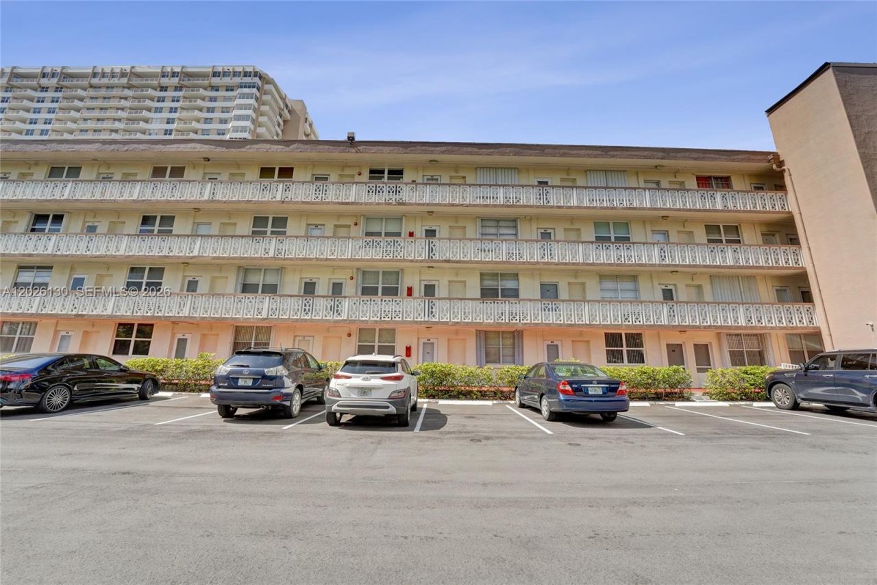 1936 S Ocean Dr , Unit 4C, Hallandale Beach, FL 33009 Photo
