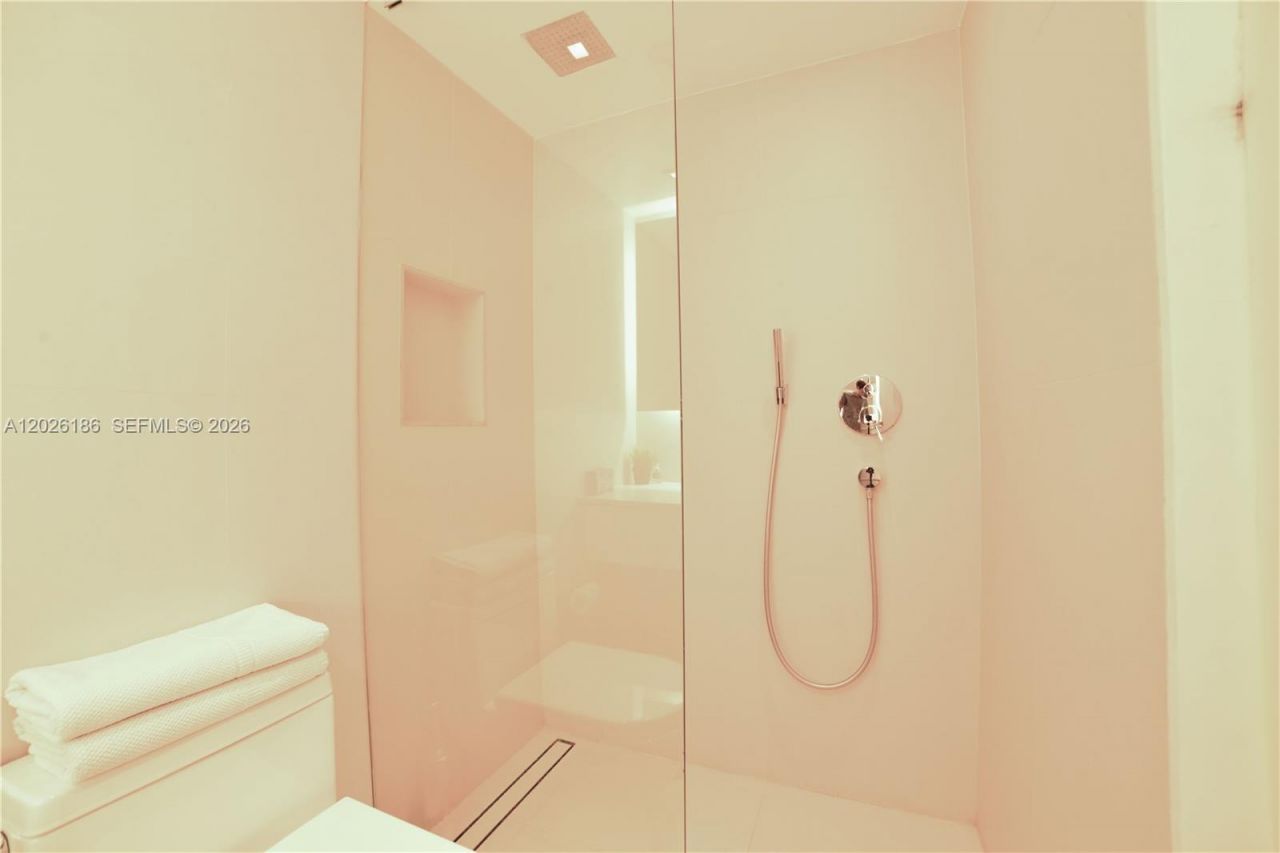 3 Island Ave , Unit 7A, Miami Beach, FL 33139 Photo