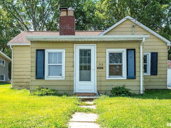 312 W TOWER Street, Eureka, IL 61530