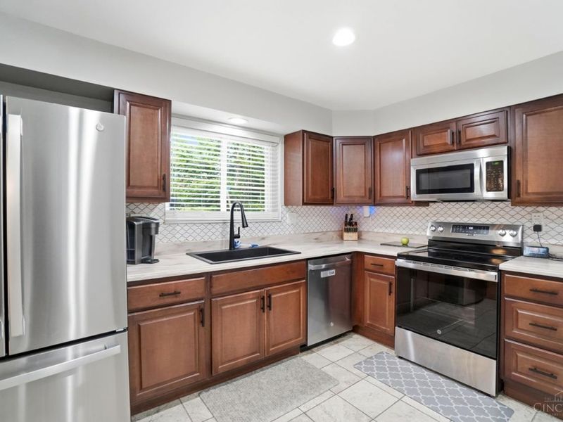 1728 Rockhurst Lane, Cincinnati, OH 45255 Photo 6