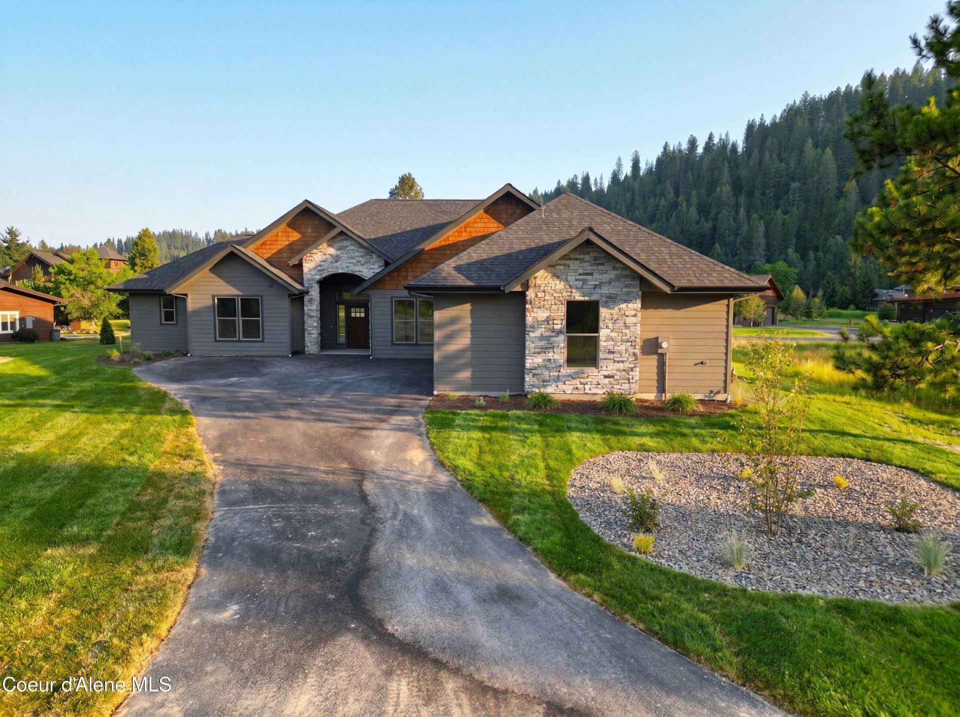 86 Marie Victoria Ct, Sandpoint, ID 83864 Main Photo