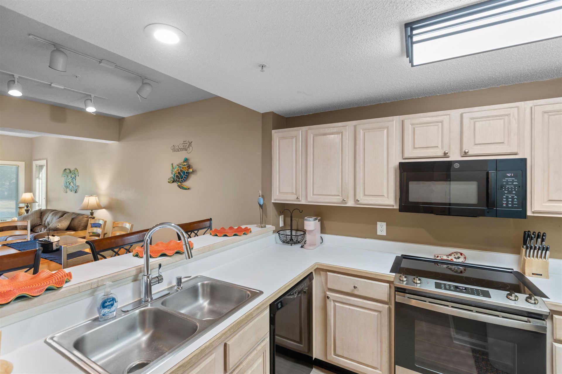 1550 Spinnaker Dr.  Photo 10