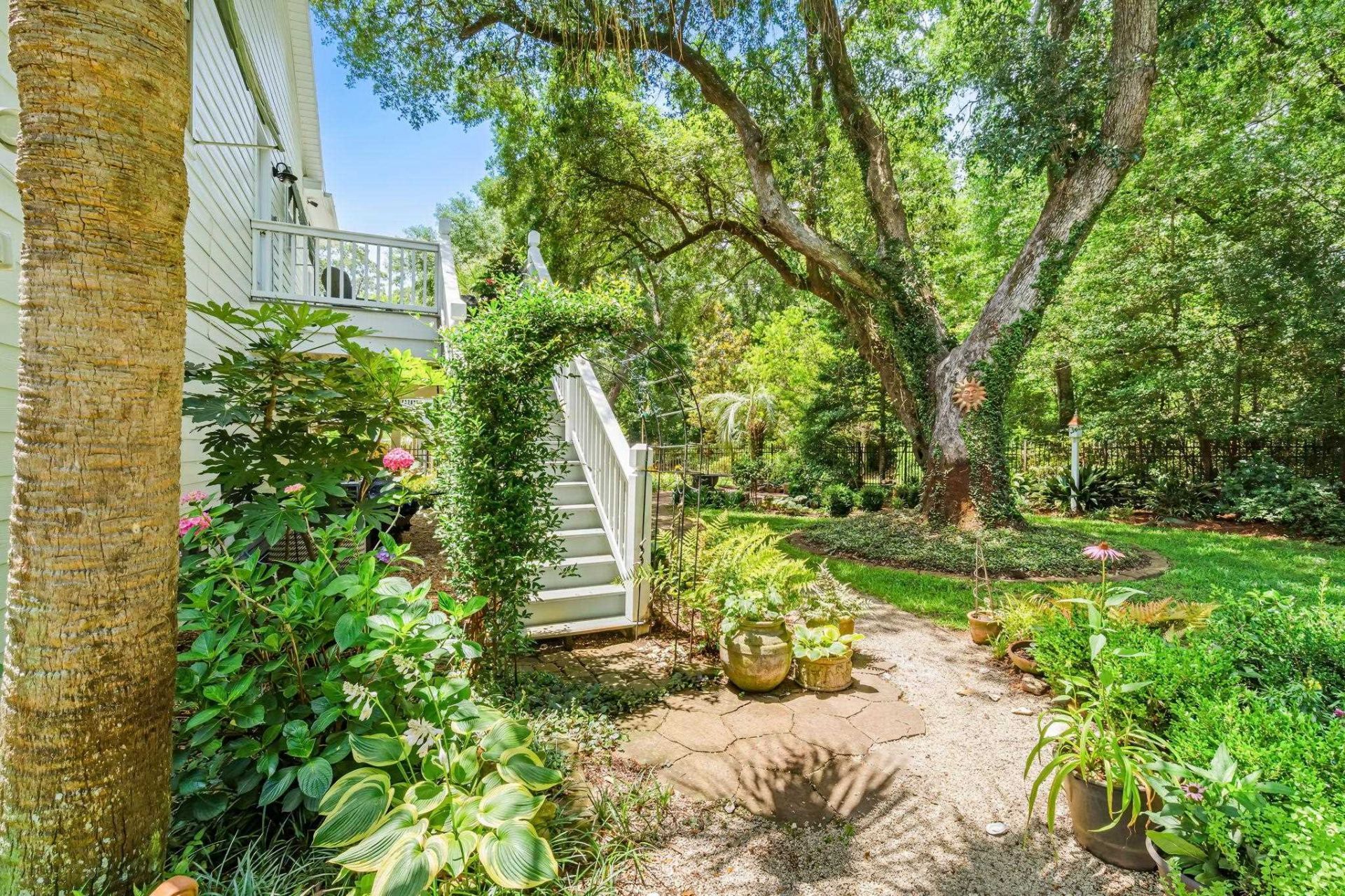 7 Gillette Pl.  Photo 38