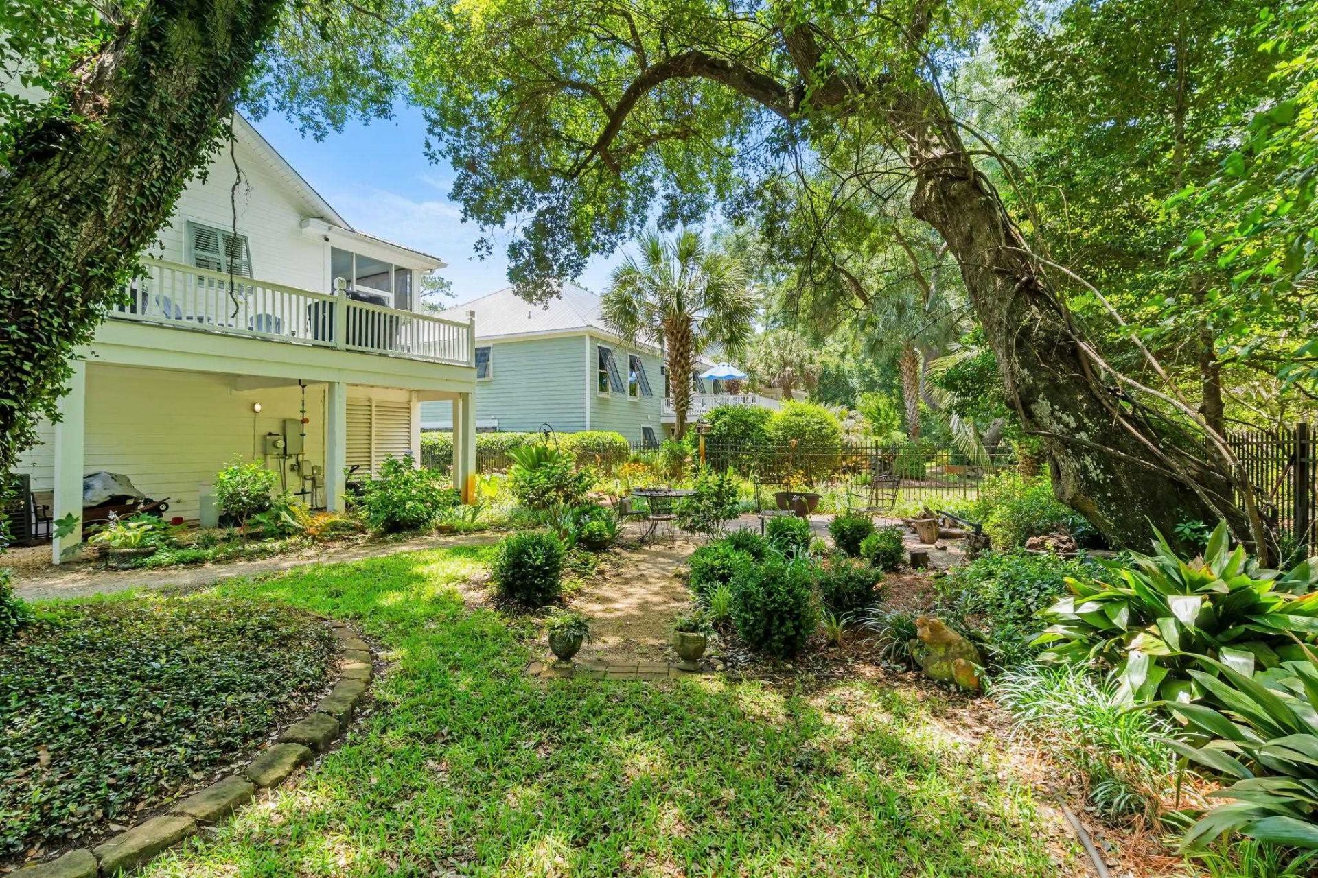 7 Gillette Pl.  Photo 42