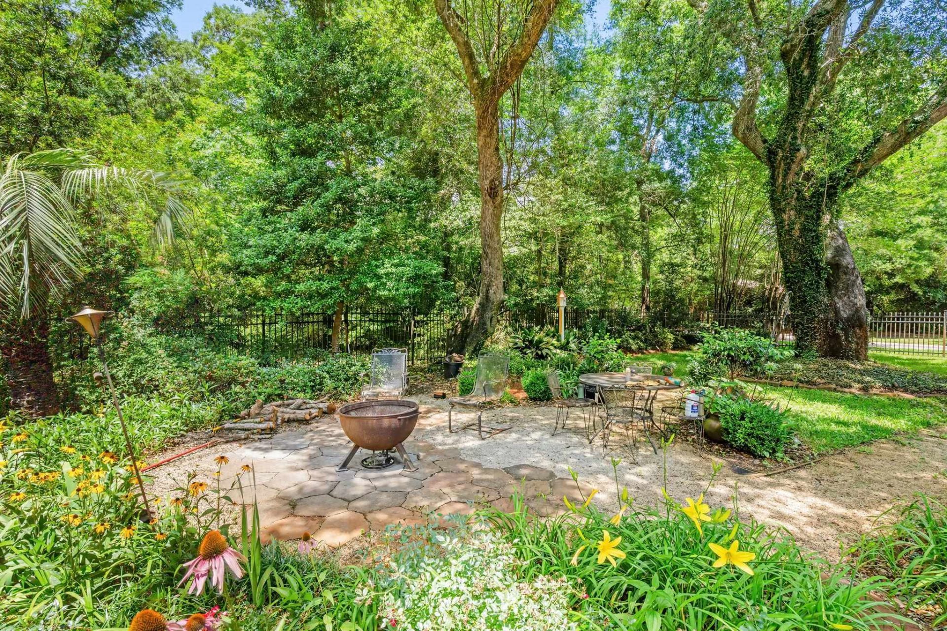 7 Gillette Pl.  Photo 44