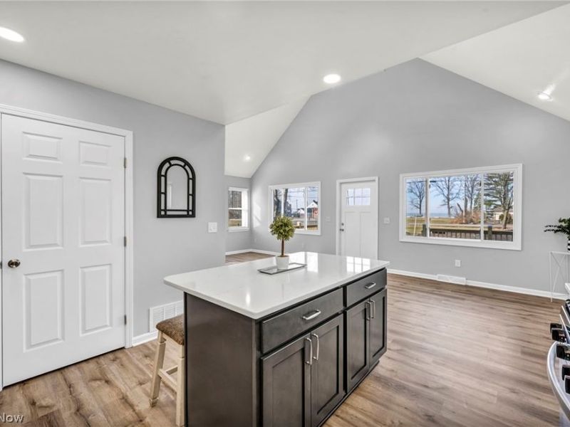 33418 Lake Shore Boulevard , Willowick, OH 44095 Photo 15