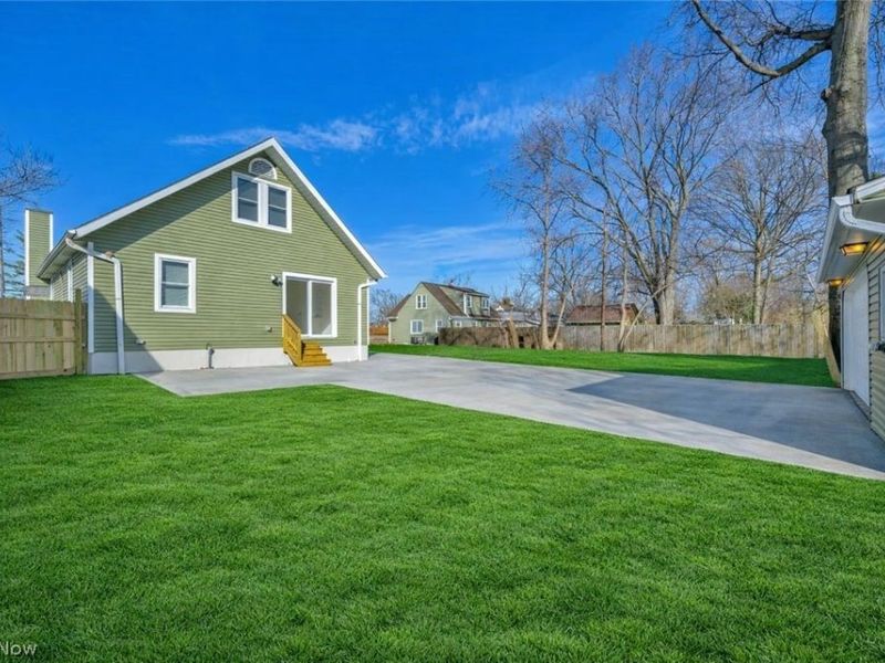 33418 Lake Shore Boulevard , Willowick, OH 44095 Photo 8