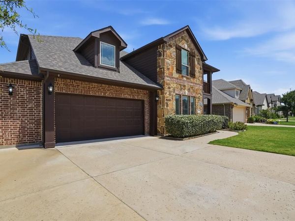 1122 Alderwood Drive, Justin, TX 76247