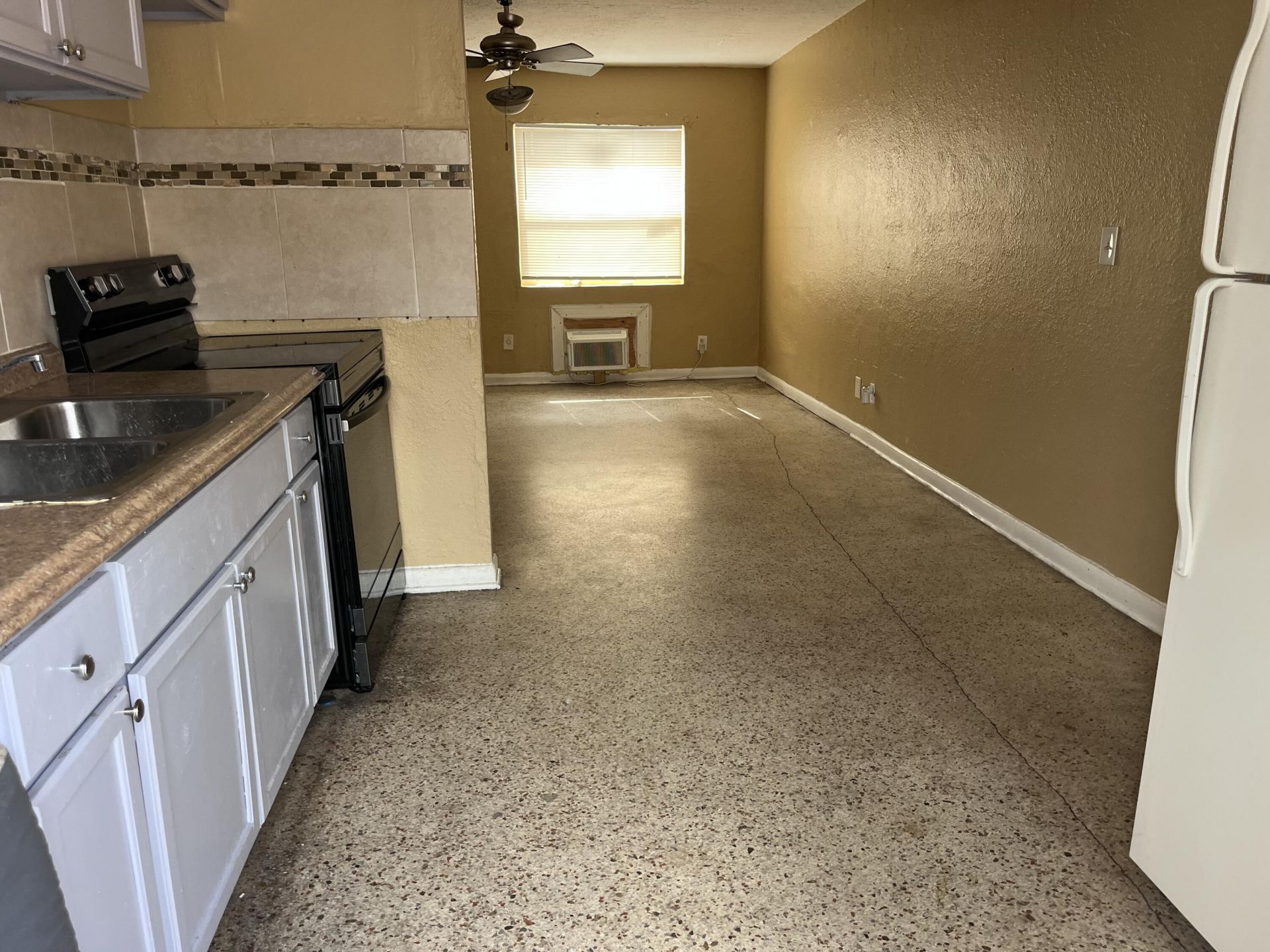 633 W 9th Street, Unit B, Riviera Beach, FL 33404 Photo