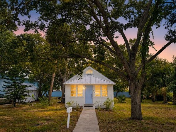 633 SW Cleveland Avenue, Stuart, FL 34994