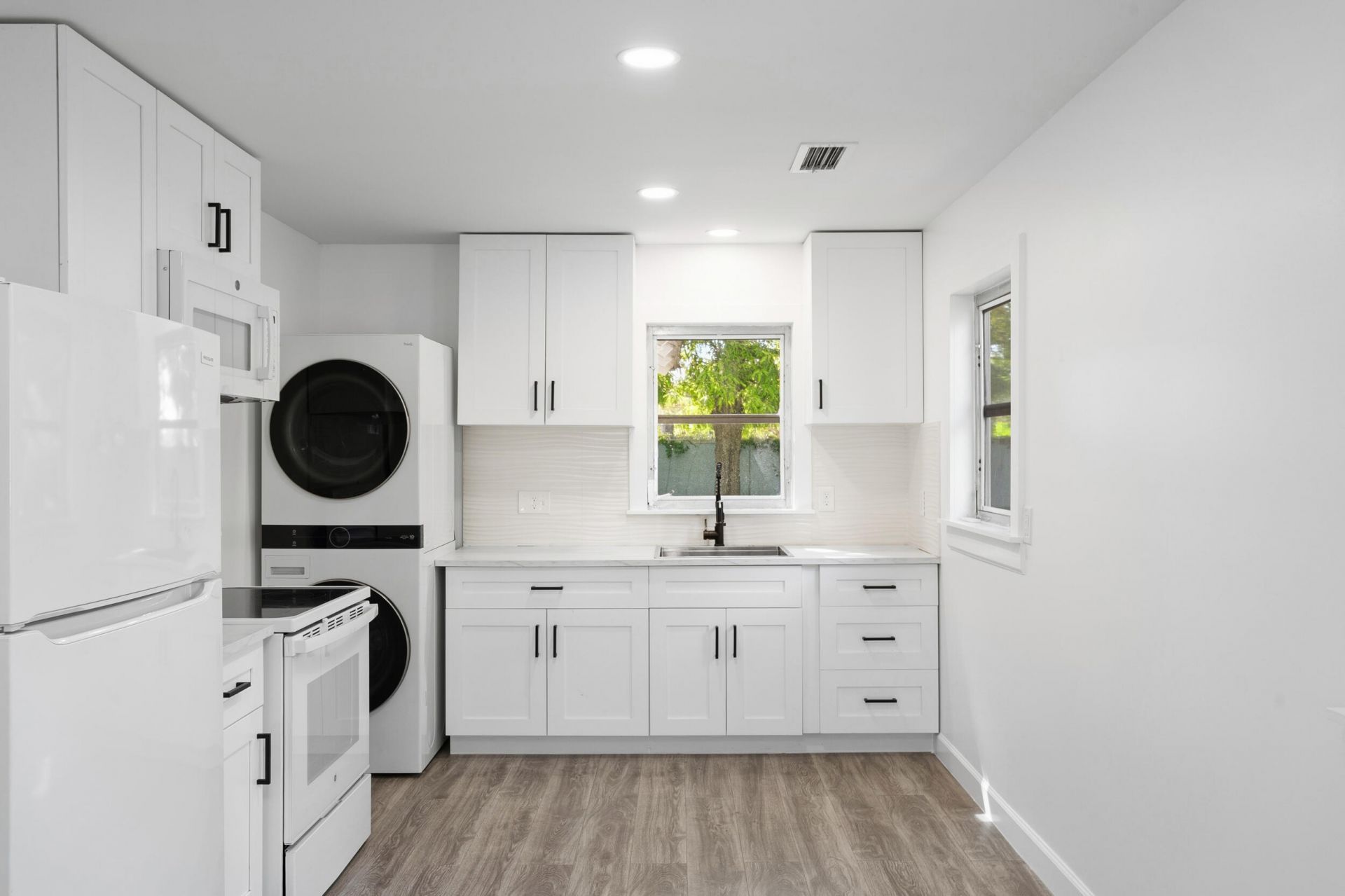 633 SW Cleveland Avenue, Stuart, FL 34994 Photo