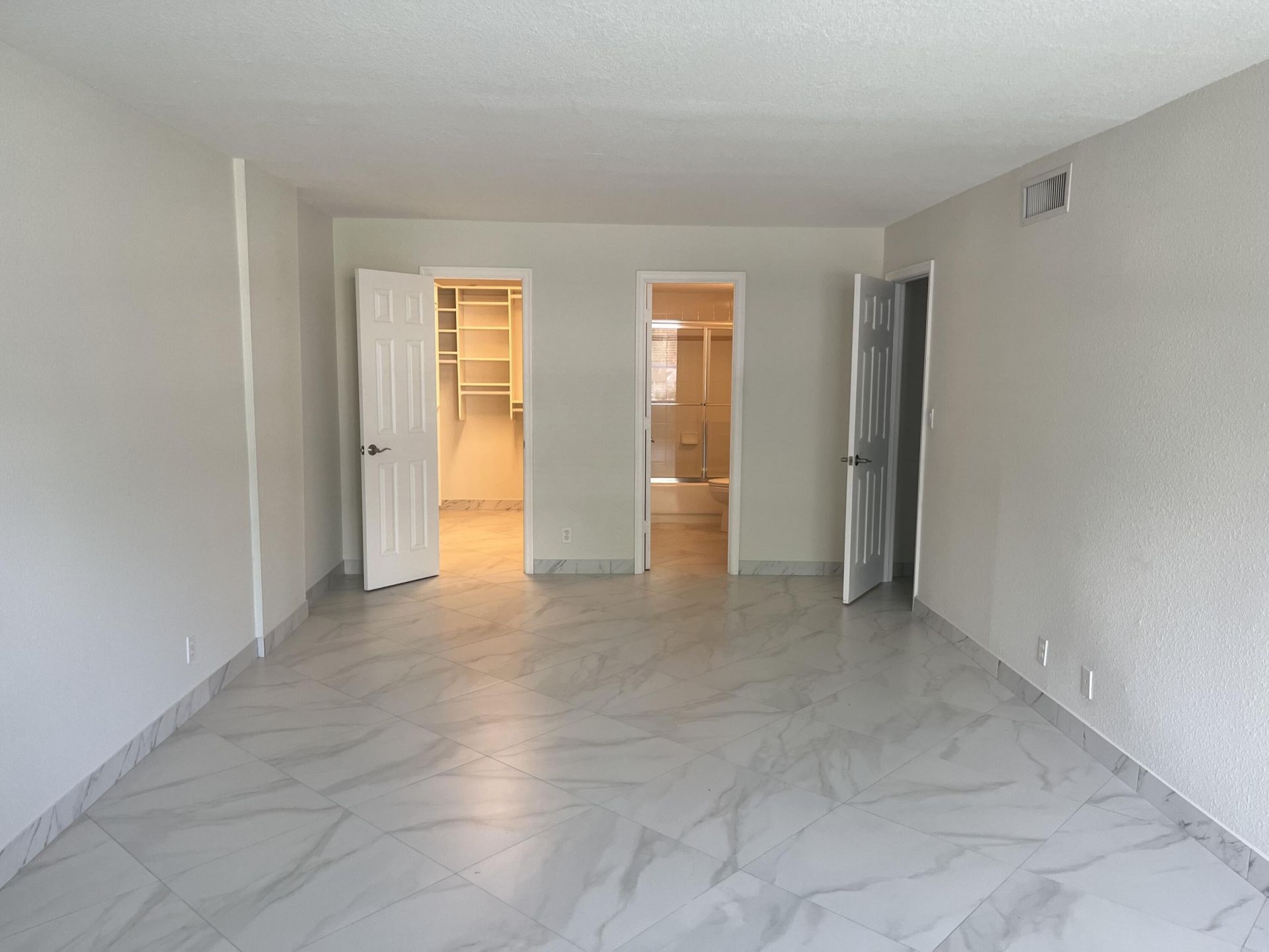 1000 Spanish River Road, Unit 1f, Boca Raton, FL 33432 Photo