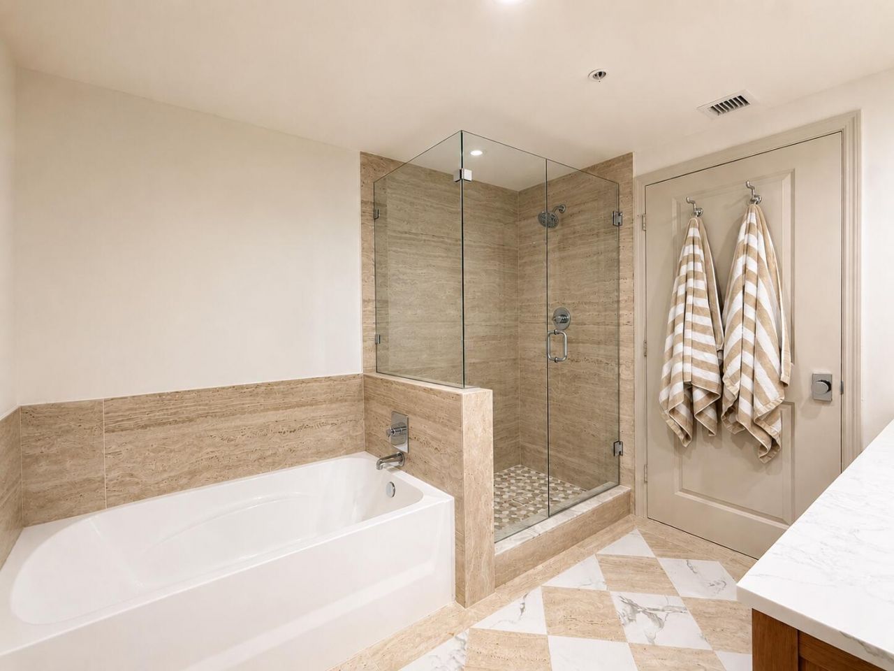 480 Hibiscus Street, Unit 828, West Palm Beach, FL 33401 Photo