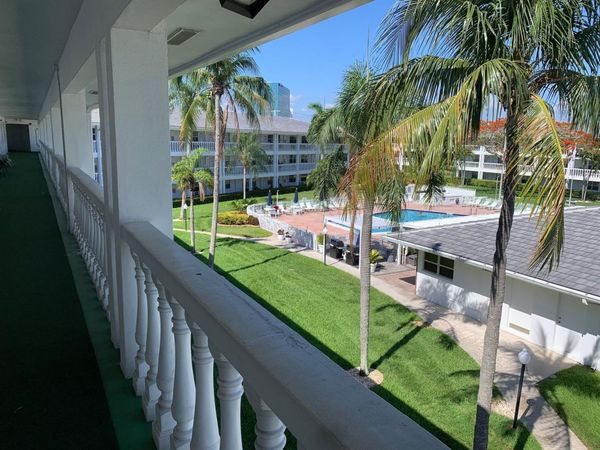2453 NE 51st Street, Unit D316, Fort Lauderdale, FL 33308
